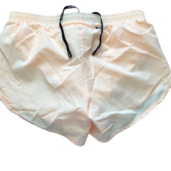Nike NWT Tempo Modern Embossed 3.5" Running Shorts in apricot Size Small - Picture 3 of 6